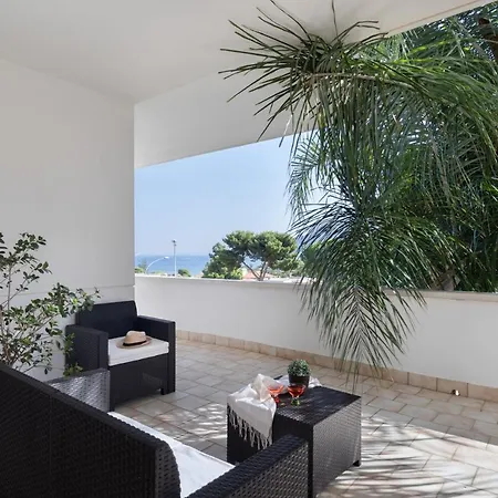 Hector's House By Domusicily Apartman *